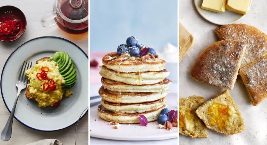 Frukost tips: Äggröra med chili och avokado, fluffiga pannkakor med bär och nötter, samt nybakat bröd med smör och marmelad.
